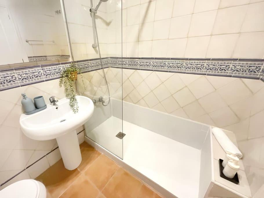 Ks Costa Mayka - San Jose - Kaleria Suites المظهر الخارجي الصورة
